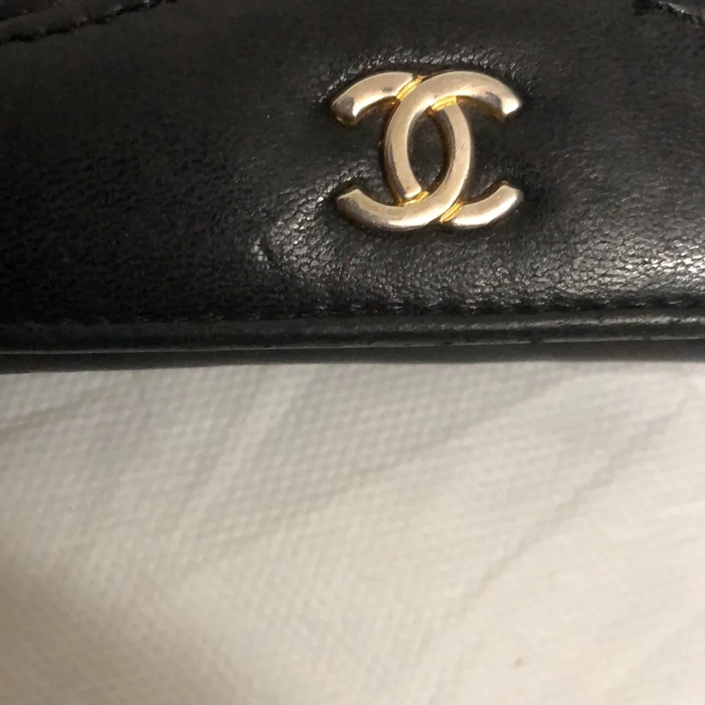 CHANEL Vintage ( Rehab) Quilted Leather Kiss Lock Wallet - Picture 12 of 12